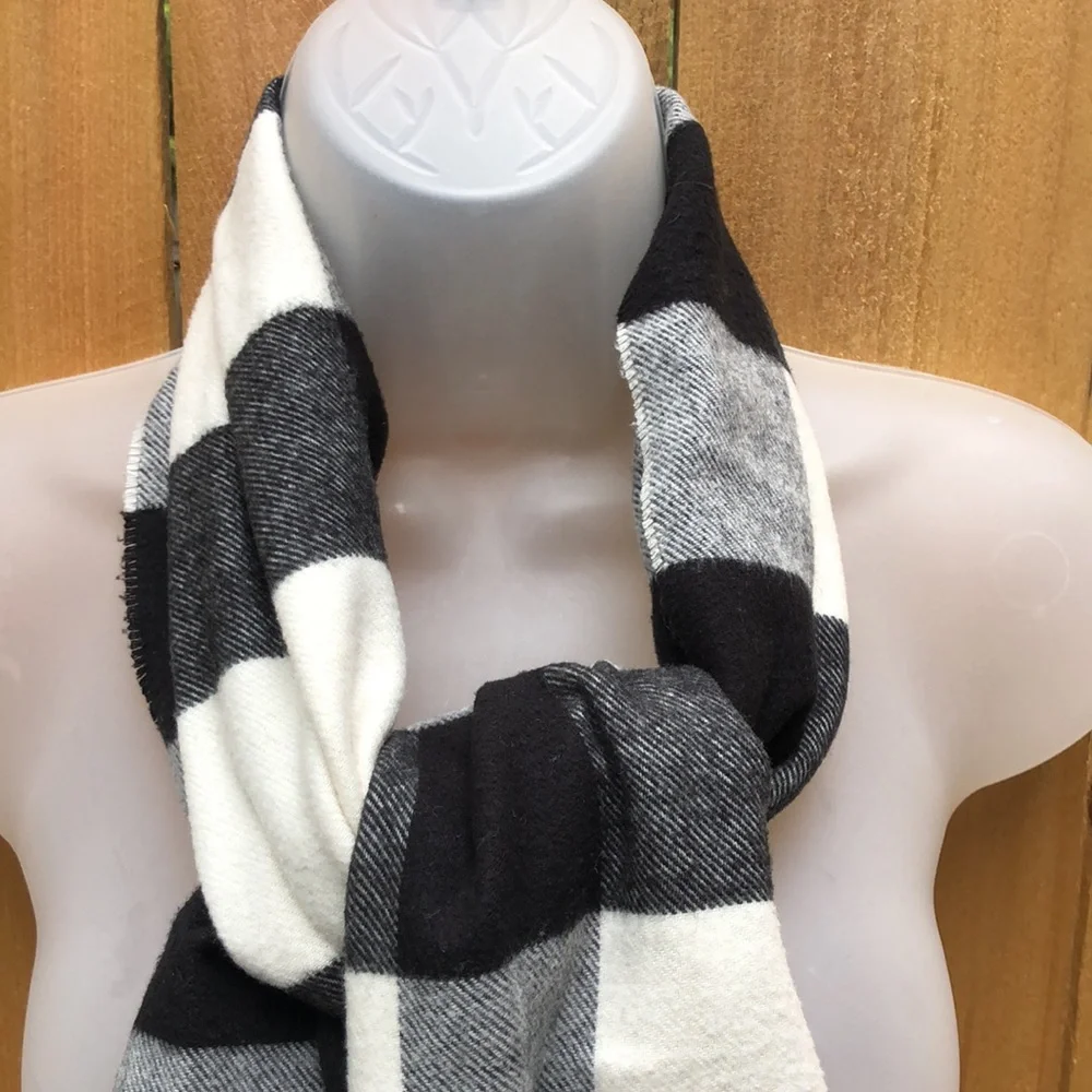 V.FRAAS Cashmink Scarf 100% acrylic, made in West Germany. VTG Timeless. Unisex